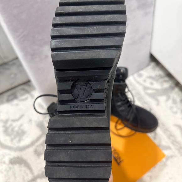 Louis Vuitton Black Combat & Moto Boots - Picture 6 of 9